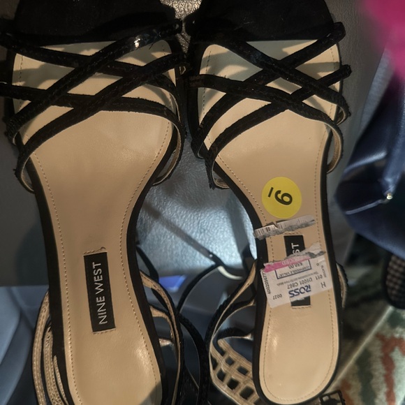 Nine West - Picture 2 of 2